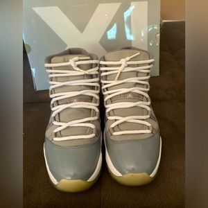 Jordan 11 Retro
Cool Grey (2010)